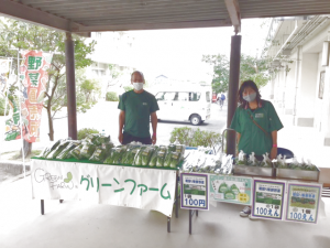 野菜即売会場