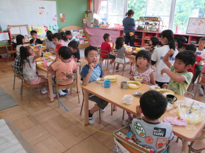 給食の画像