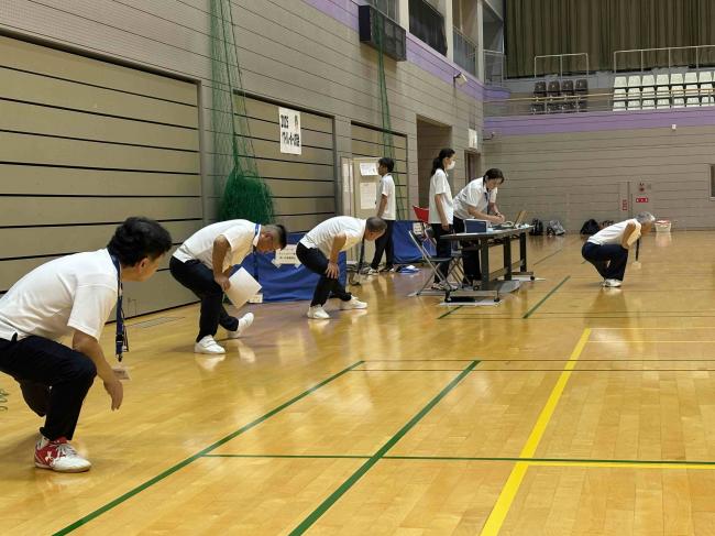 スポーツ推進委員の準備体操の様子です。