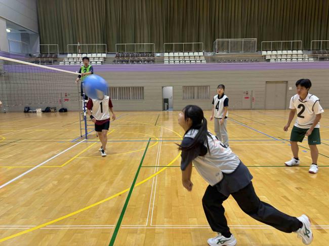 ソフトバレーボール交流会の画像です。