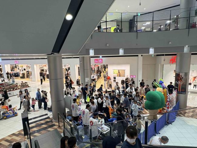 長蛇の列の写真です。