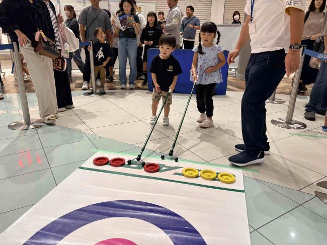 デッキスティックをしている写真です。