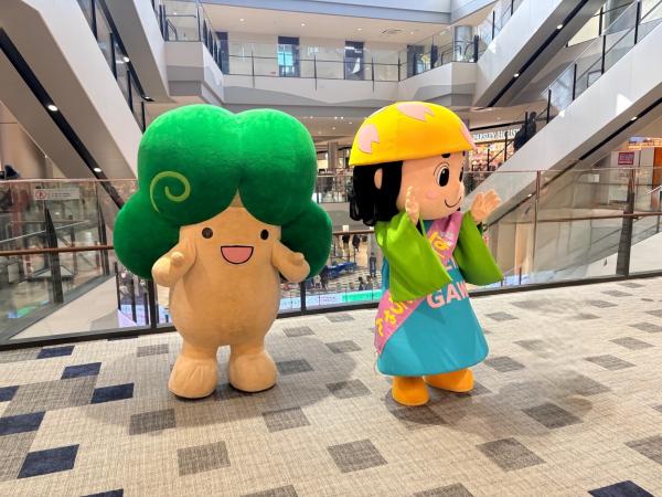 くっすんとはちかづきちゃん