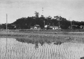 昭和10年の忍岡古墳遠景写真